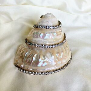 ASTRAEA UNDOSA Shell With Crystal Rhinestone Embellishment Nautical Home Decor